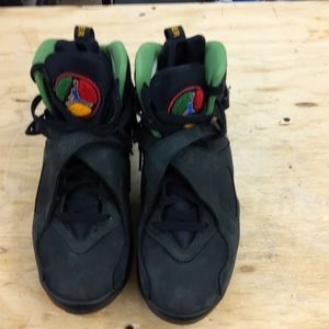 Jordan retro 8 tinker raid